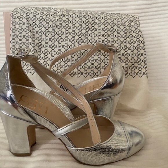 Gorgeous silver Mavette d'Orsay pumps -- never worn! - Picture 8 of 8